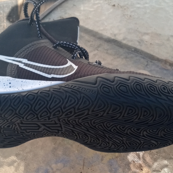 Nice only worn once and didn't fit was wrong size for me - Picture 8 of 8